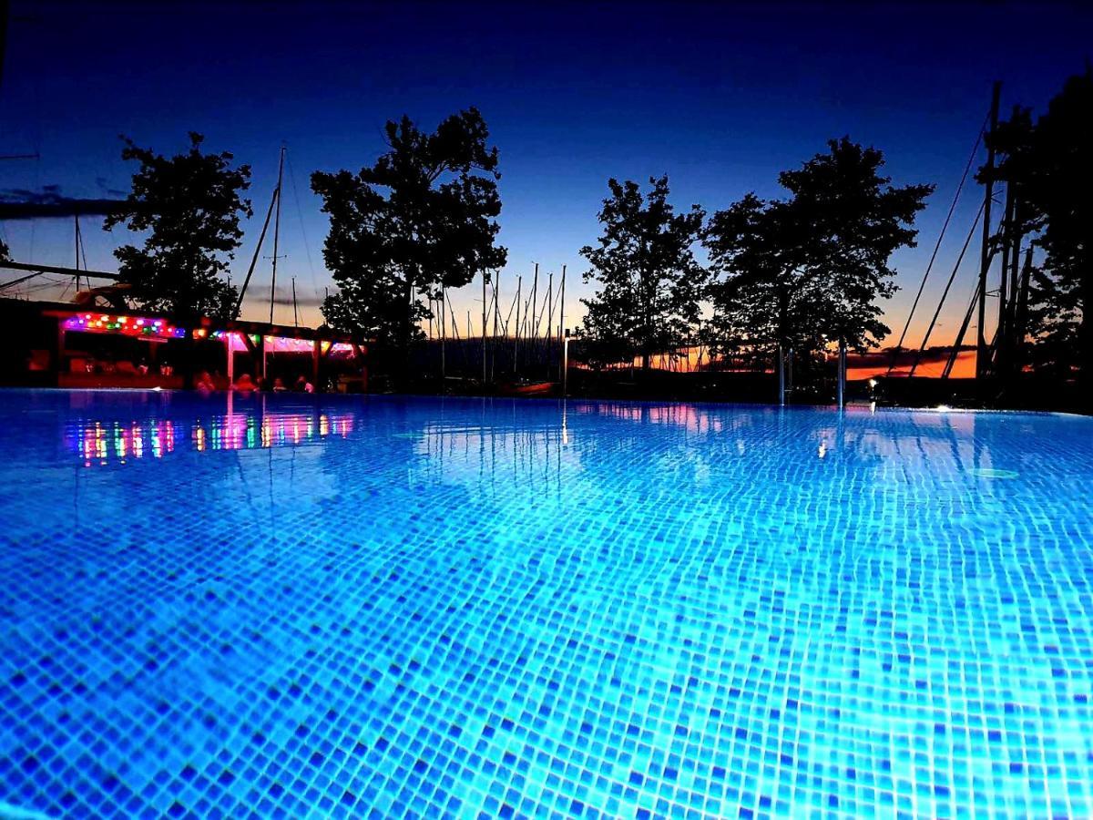 Bl Lakeside Apartman Balatonlelle Ngoại thất bức ảnh